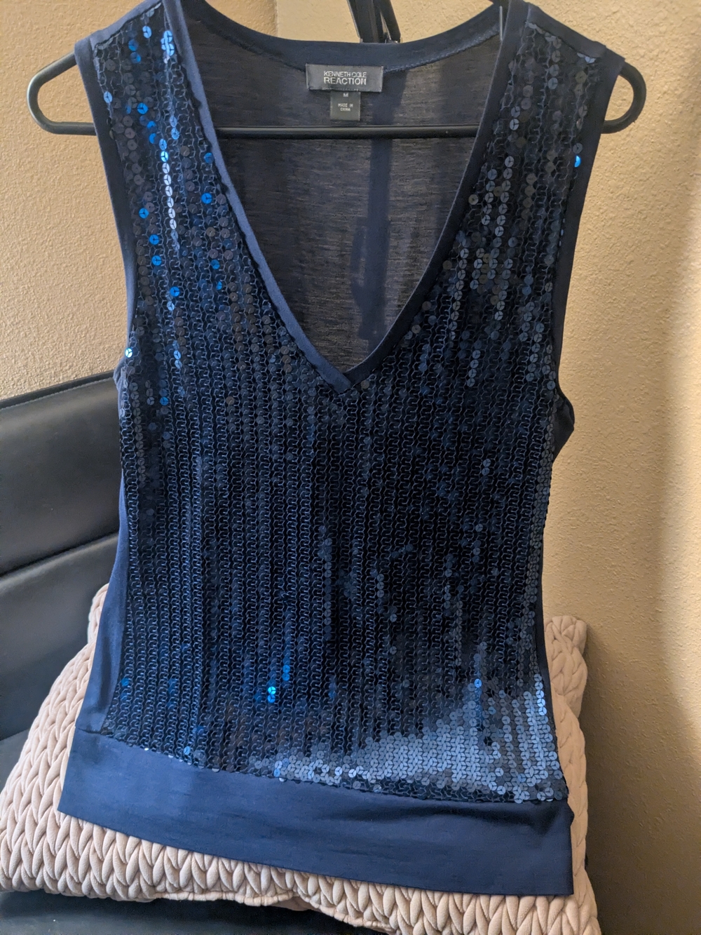 Kenneth Cole Reaction Navy Sequin V-Neck Camisole Size Medium